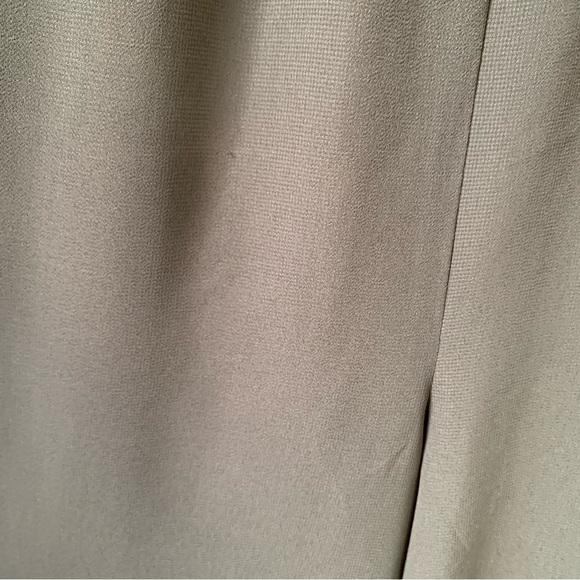 ModCloth army green chiffon jumpsuit with peach trim and flutter sleeves. Size L - Picture 14 of 15